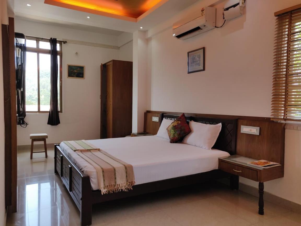 Hotel Mudra Midtown Suites & Rooms Kalasa Exterior foto