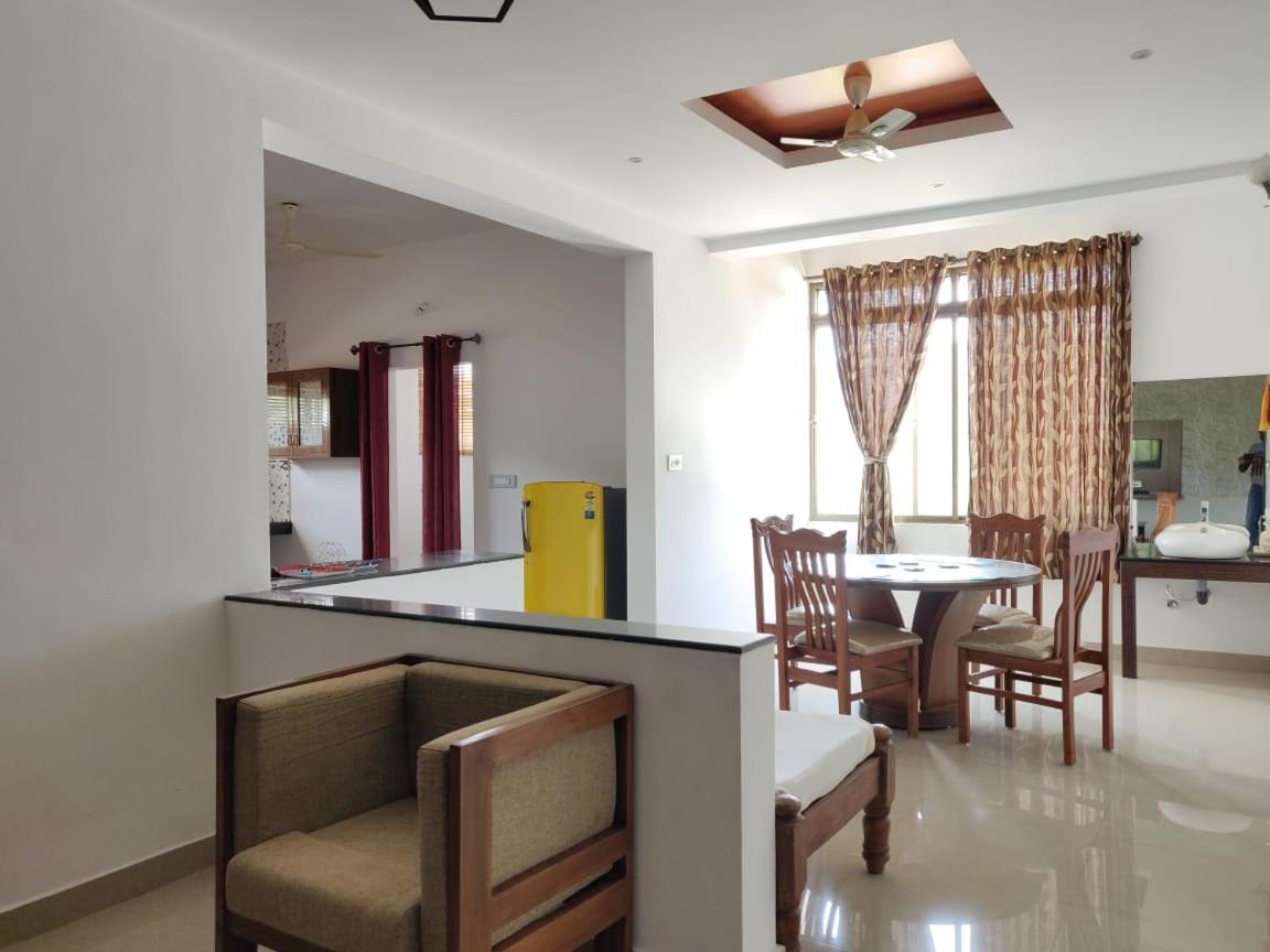 Hotel Mudra Midtown Suites & Rooms Kalasa Exterior foto